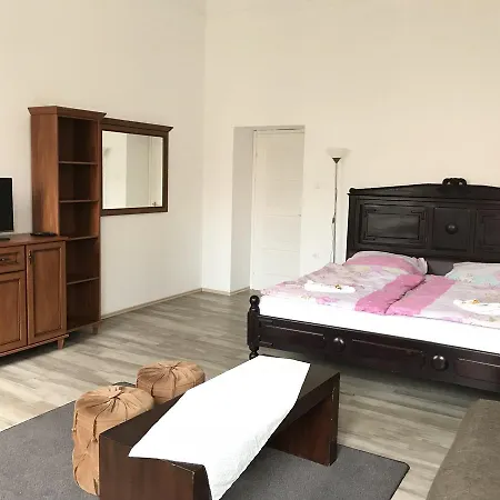 Apartment Mate Gold Iv